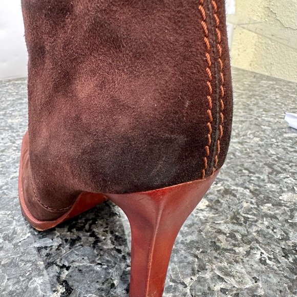 Tods Brown Suede Ankle Heeled Booties Women’s Size 8.5 - Picture 8 of 12
